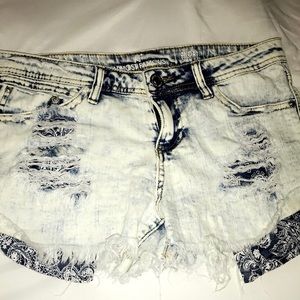 White washed vintage shorts